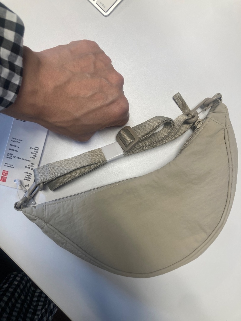 NWT uniqlo womens round ultra mini bag crossbody - Picture 3 of 4